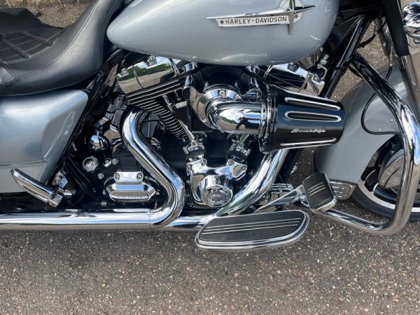 28 HD Streetglide FLHX - Afbeelding 3